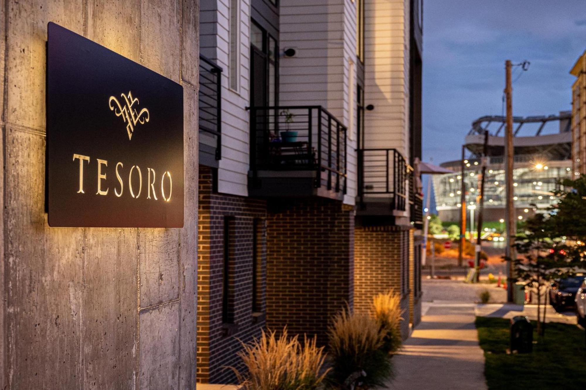Вилла Gameday Oasis - Private Balcony - Jefferson Park - Tesoro Денвер Экстерьер фото